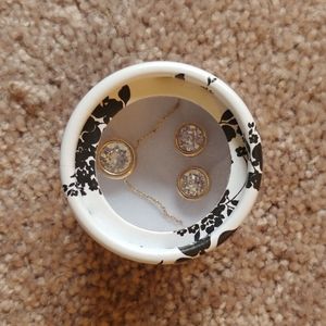 White House Black Market jewelry set gold